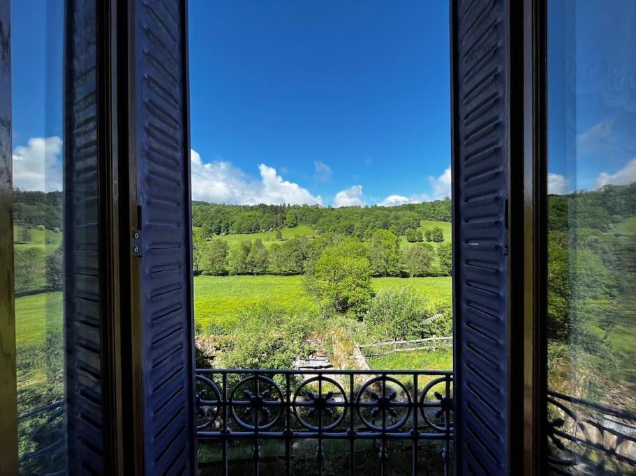 Gite A La Ferme Au Coeur De L'Auvergne Saint-Hippolyte  Buitenkant foto