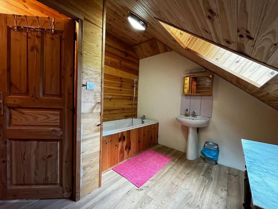 Gite A La Ferme Au Coeur De L'Auvergne Saint-Hippolyte  Buitenkant foto